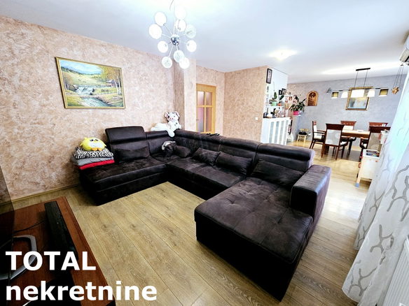 Kuća Prodaja Novi Sad  270 m2