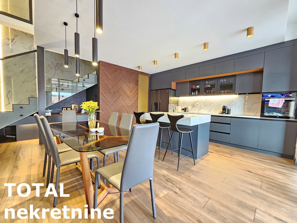 kuce-veterniCka-rampa-3046363-41x1n Kuća na prodaju, Lipov Gaj, Novi Sad, 236m², 720.000 €