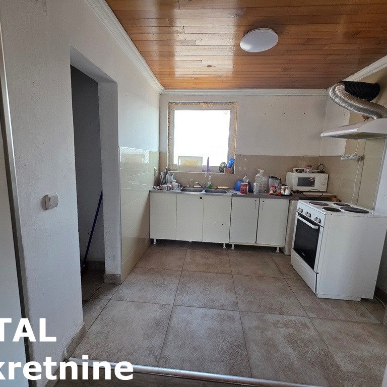 Lokal na prodaju, Beočin, 2040m², 951.000 €