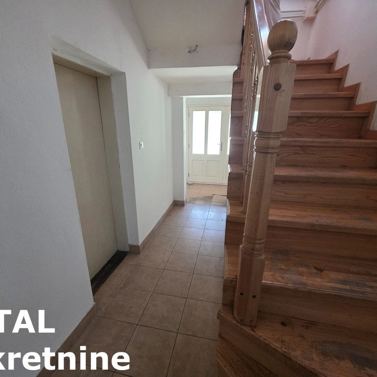Lokal na prodaju, Beočin, 2040m², 951.000 €