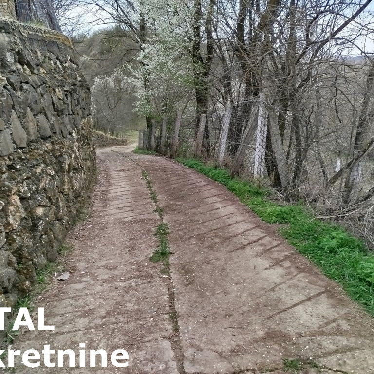 Plac Prodaja Irig  481 m2