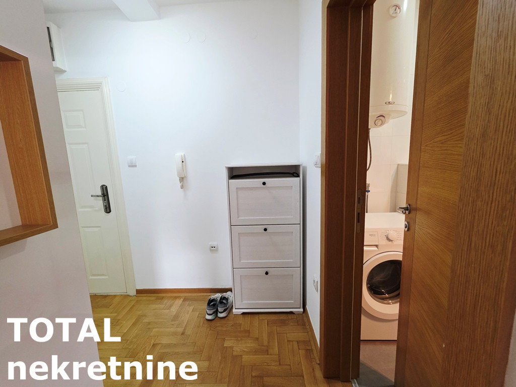 Jednoiposoban stan na prodaju, Bulevar, Novi Sad, 42m², 148.000 €