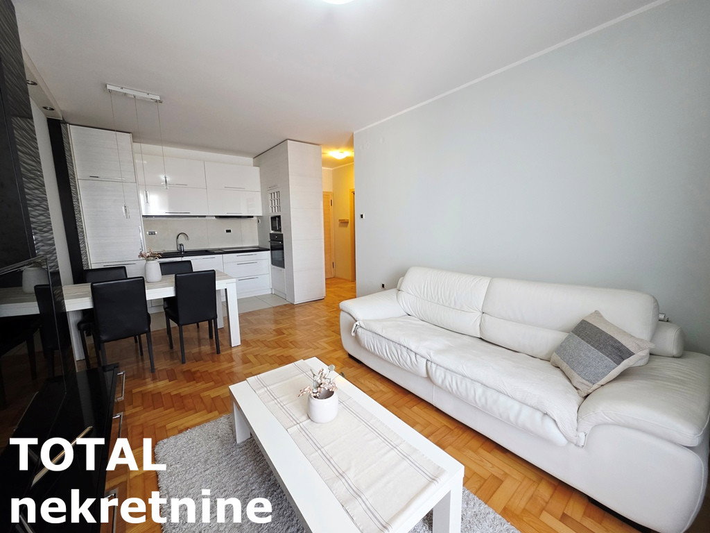 Stan Prodaja Novi Sad  42 m2