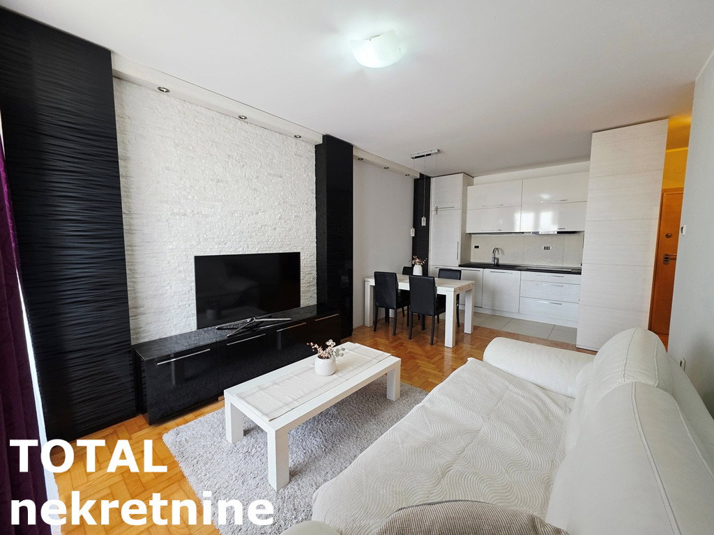 Stan Prodaja Novi Sad  42 m2