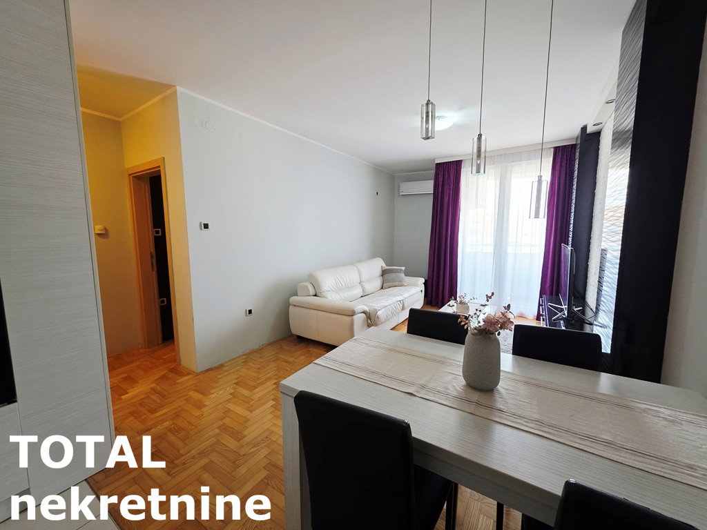 Stan Prodaja Novi Sad  42 m2