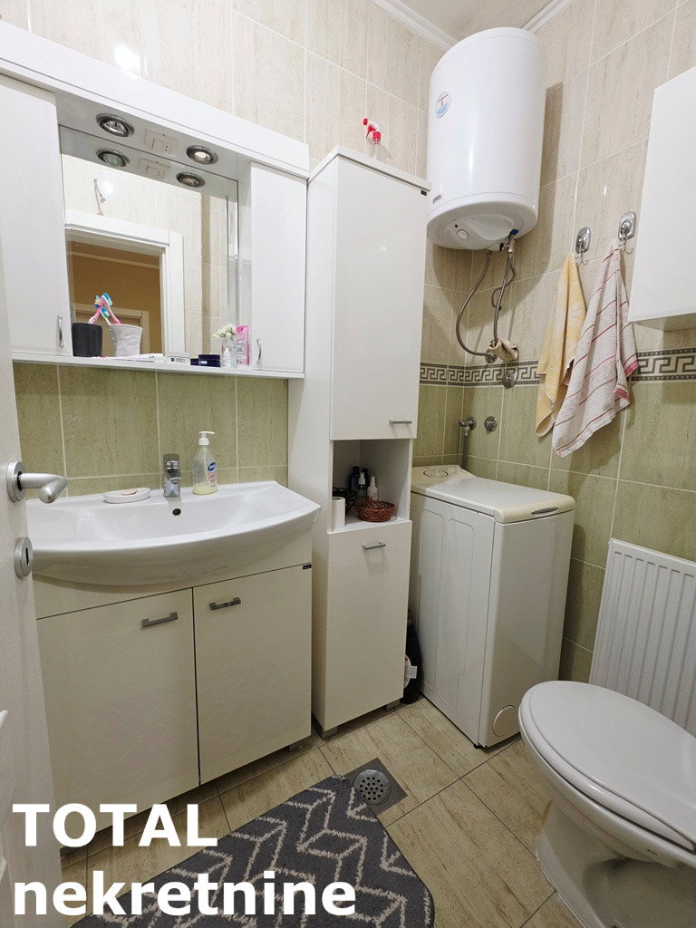 Jednoiposoban stan na prodaju, Bulevar Patrijarha Pavla, Novi Sad, 45m², 135.000 €