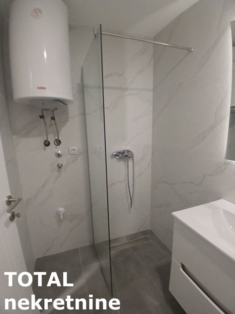 Jednoiposoban stan na prodaju, Podbara, Novi Sad, 40m², 133.700 €