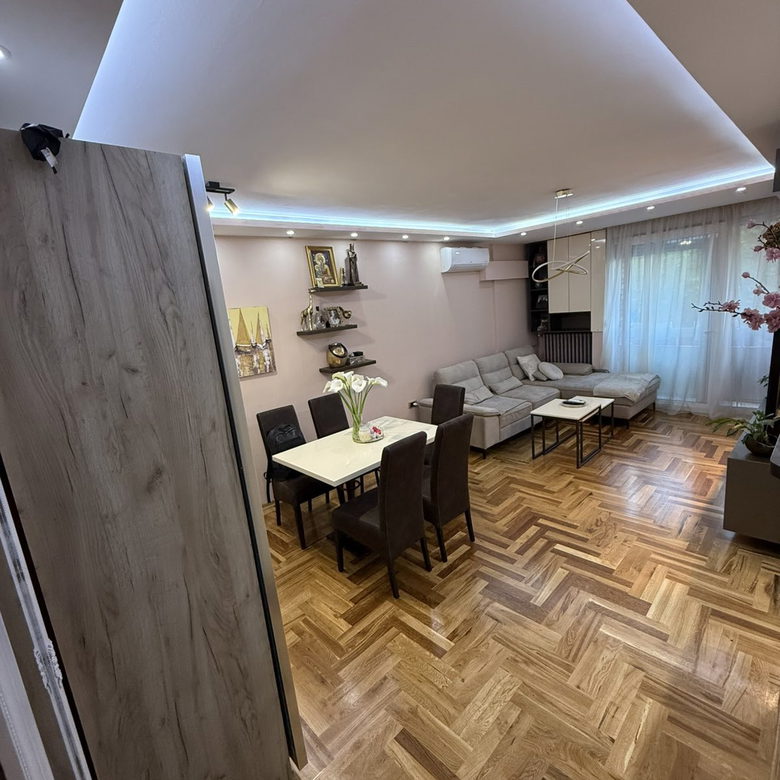 Stan Prodaja Novi Sad  42 m2