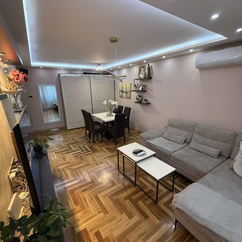 Stan Prodaja Novi Sad  42 m2