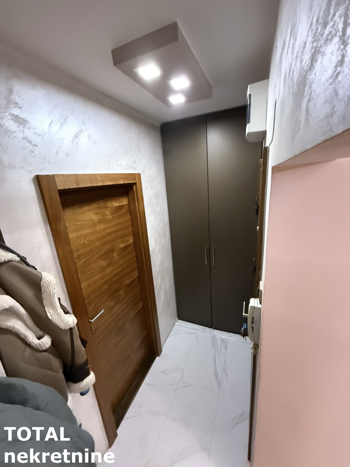 stanovi-1-5-vp-centar-1102560-zcc4b Stan Prodaja Novi Sad 42 m2