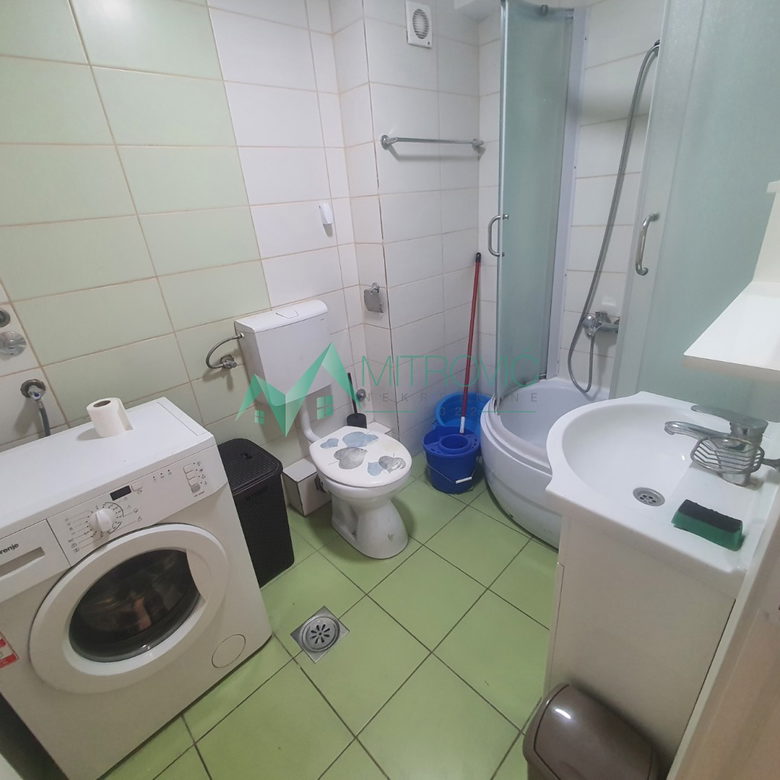 Jednosoban stan na prodaju, Grbavica, Novi Sad, 37m², 5. sprat, 118.450 €