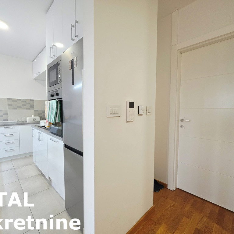 Dvoiposoban stan na prodaju, Bulevar Patrijarha Pavla, Novi Sad, 82m², 225.000 €