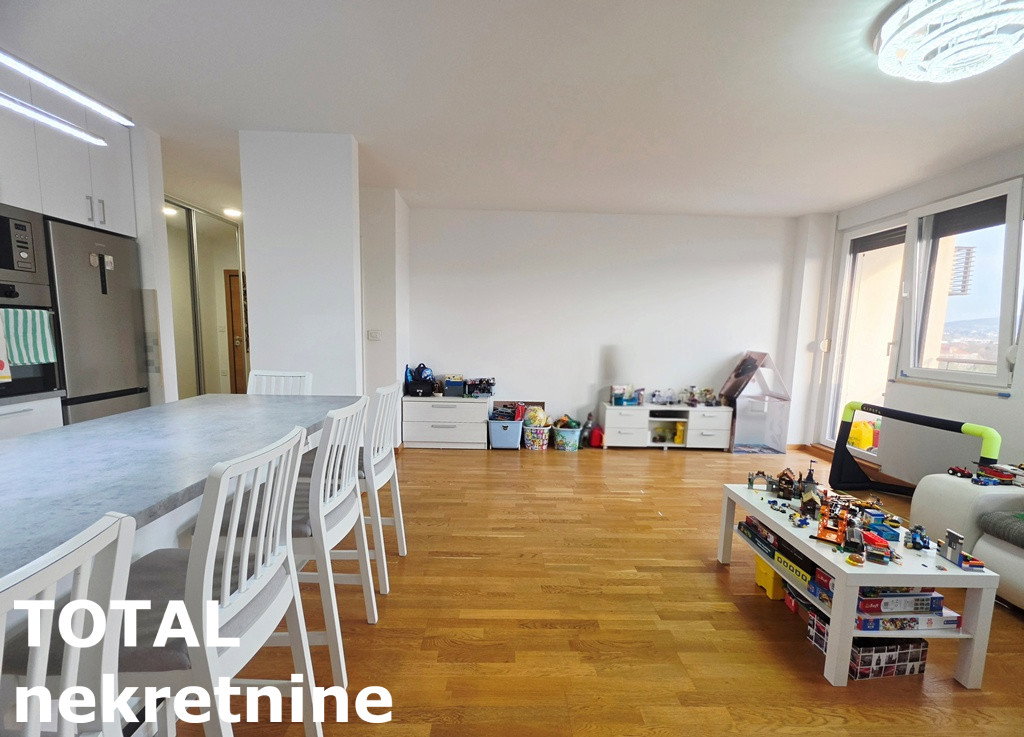 Dvoiposoban stan na prodaju, Bulevar Patrijarha Pavla, Novi Sad, 82m², 225.000 €