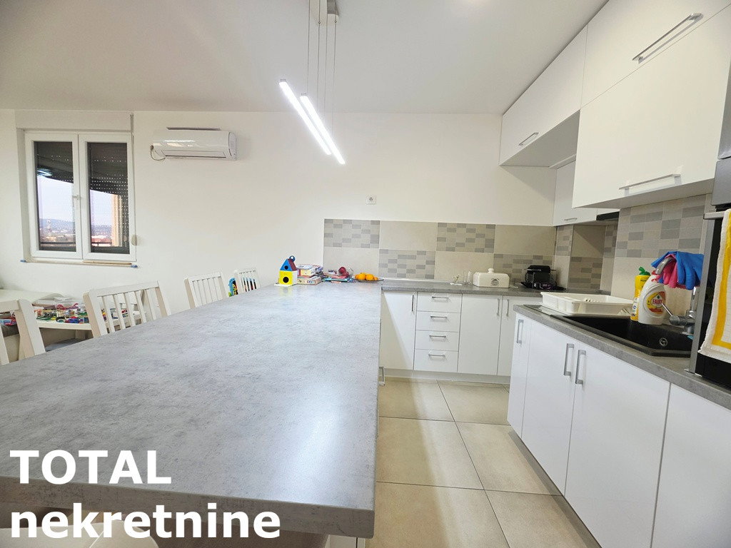 Dvoiposoban stan na prodaju, Bulevar Patrijarha Pavla, Novi Sad, 82m², 225.000 €