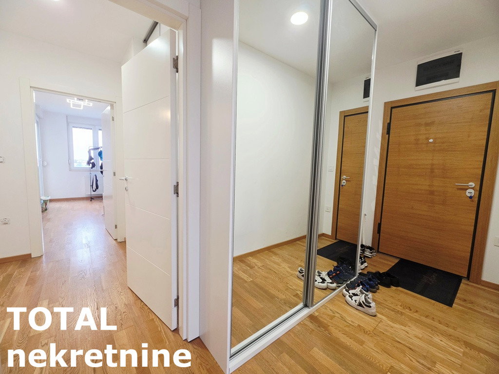 Dvoiposoban stan na prodaju, Bulevar Patrijarha Pavla, Novi Sad, 82m², 225.000 €