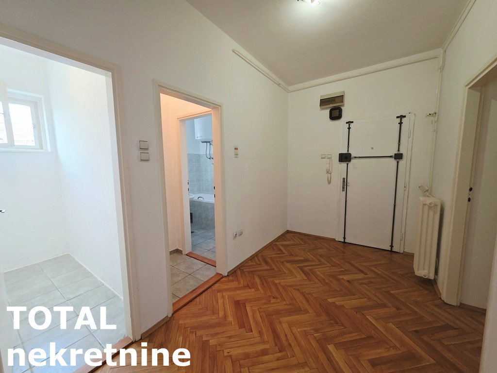 stanovi-2-5-re-kej-1102520-bqrjt Dvoiposoban stan na prodaju, Kej, Novi Sad, 68m², 205.000 €