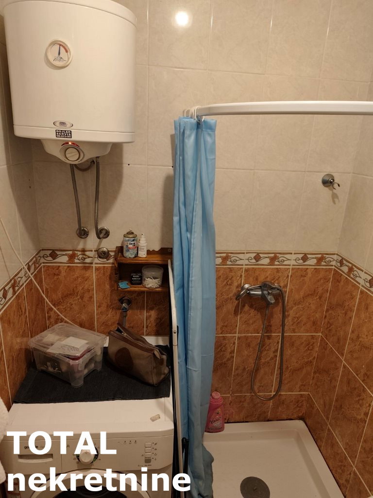 stanovi-2-re-cara-duSana-1065325-jmfb2 Stan Prodaja Novi Sad Cara Dušana 43 m2