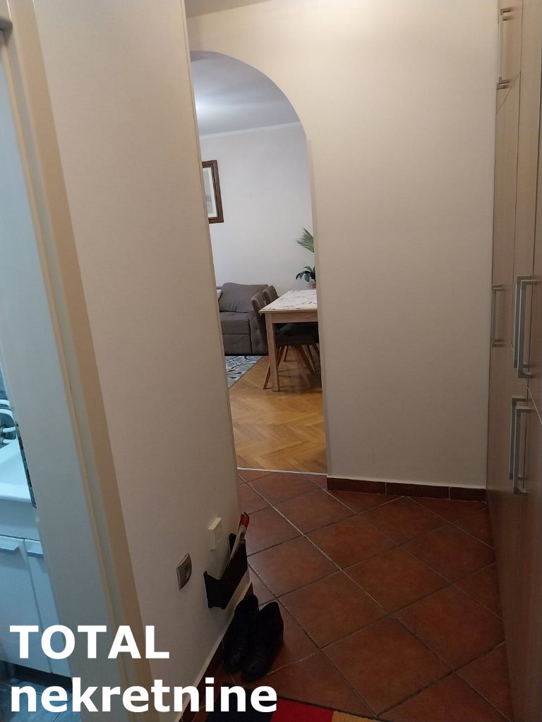 stanovi-2-re-cara-duSana-1065325-mynqo Dvosoban stan na prodaju, Cara Dušana, Novi Sad, 43m², 142.000 €