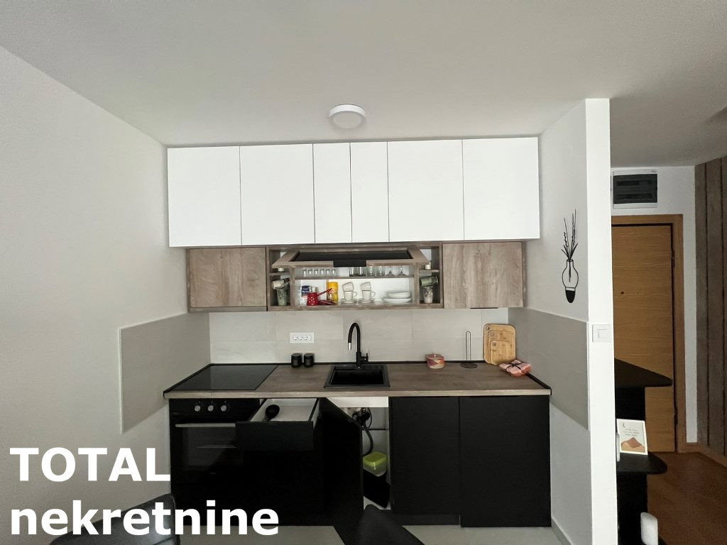 stanovi-2-re-centar-1062401-2rpht Dvosoban stan na prodaju, Centar, Novi Sad, 48m², 180.000 €
