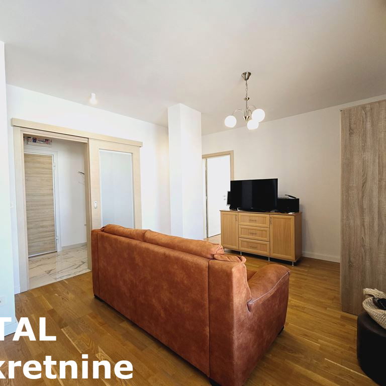 Stan Prodaja Novi Sad  66 m2