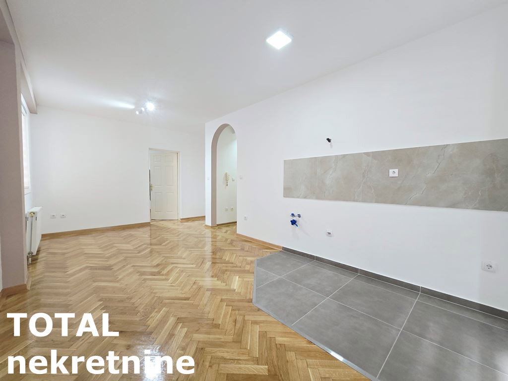 Dvosoban stan na prodaju, Grbavica, Novi Sad, 40m², 127.000 €