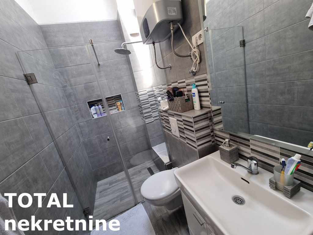 stanovi-3-5-dx-bulevar-1100936-ifjps Troiposoban stan na prodaju, Bulevar, Novi Sad, 77m², 198.800 €