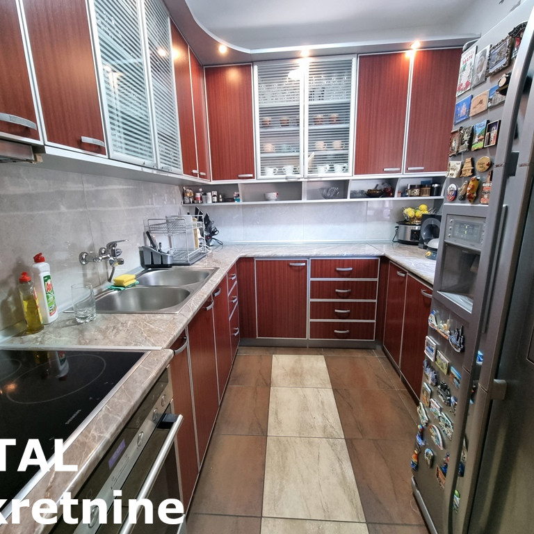 Stan Prodaja Novi Sad  77 m2