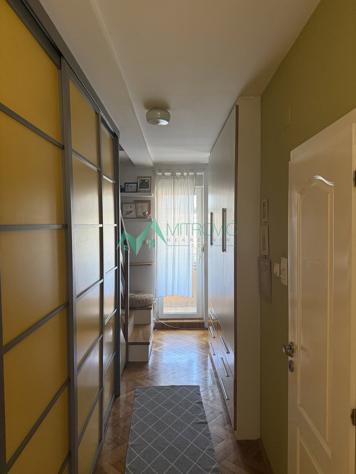 Stan Prodaja Novi Sad  77 m2