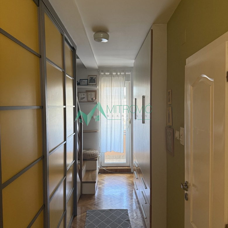 Stan Prodaja Novi Sad  77 m2