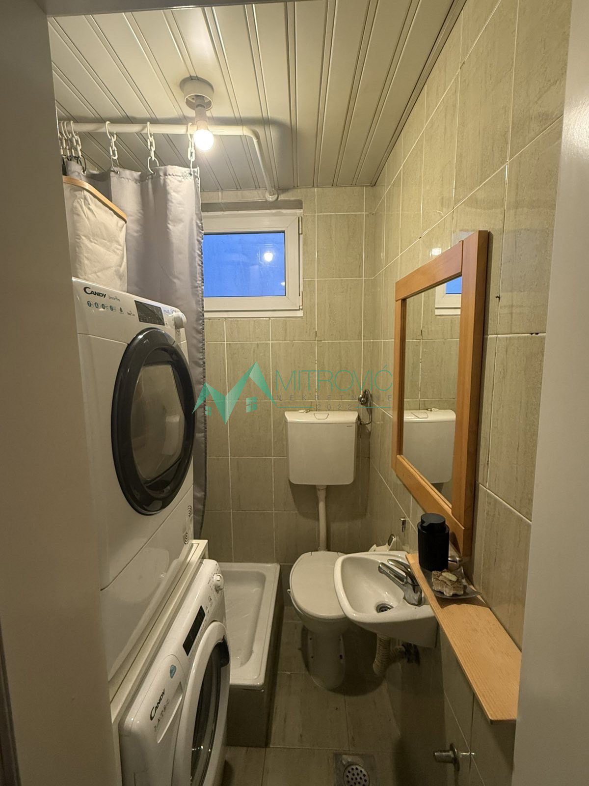 Stan Prodaja Novi Sad  77 m2