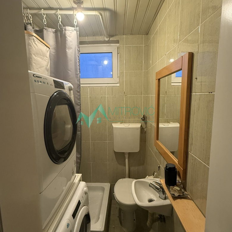 Stan Prodaja Novi Sad  77 m2
