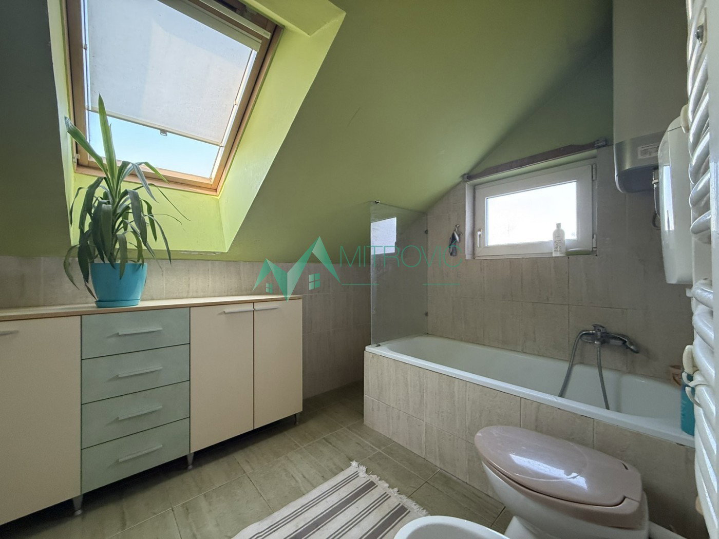 Troiposoban stan na prodaju, Grbavica, Novi Sad, 77m², 196.000 €