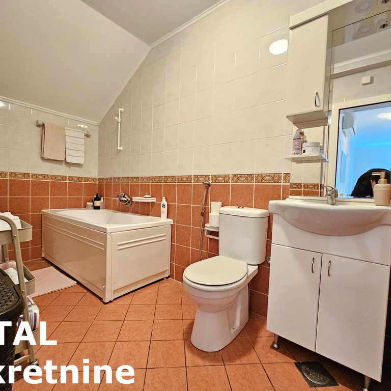 Troiposoban stan na prodaju, Grbavica, Novi Sad, 80m², 200.000 €