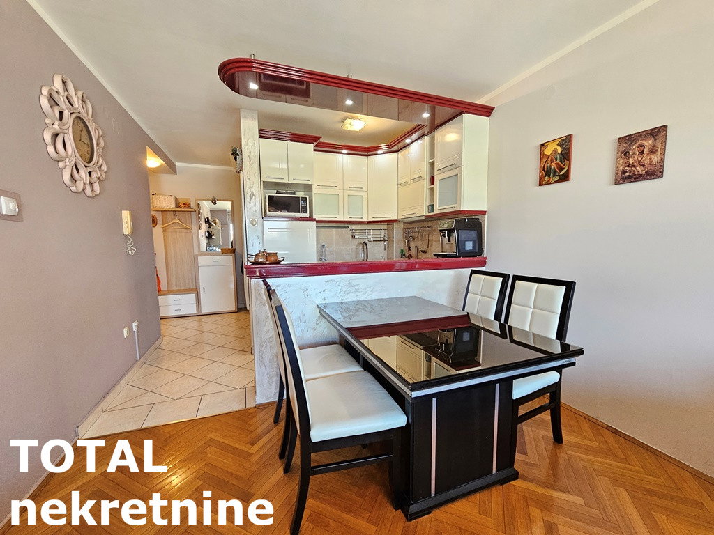 Stan Prodaja Novi Sad  80 m2