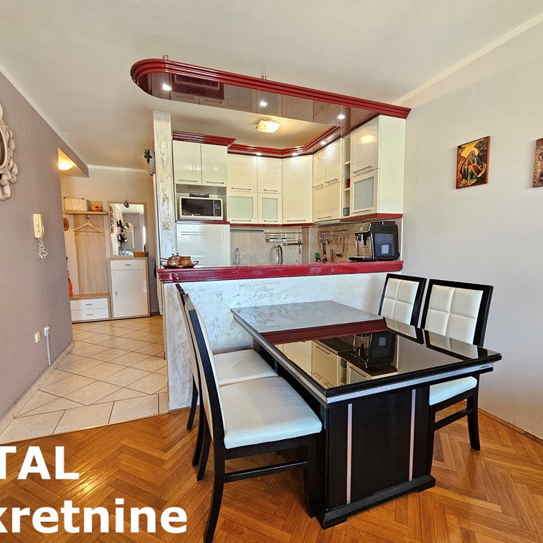 Stan Prodaja Novi Sad  80 m2