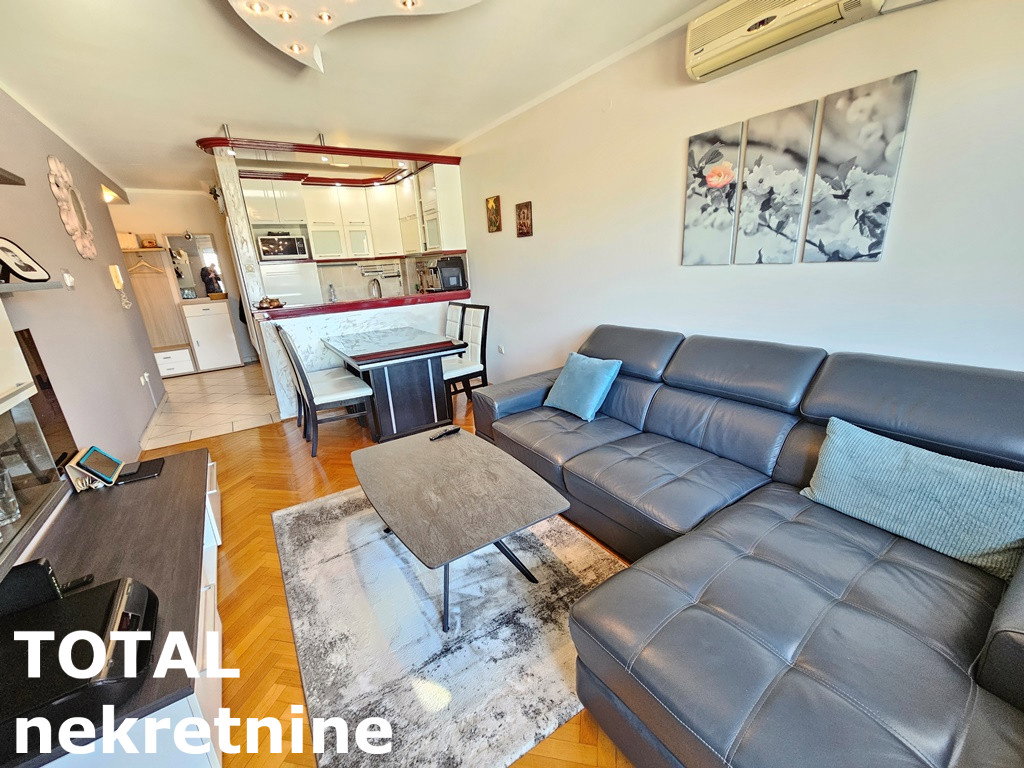 Stan Prodaja Novi Sad  80 m2