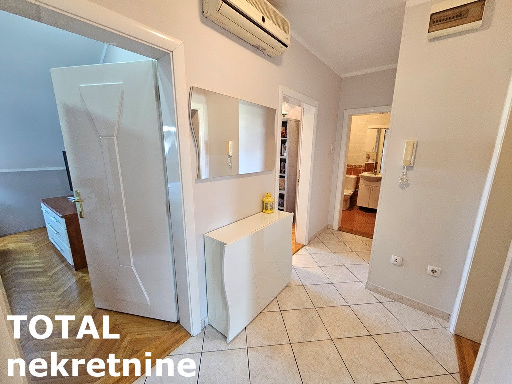 Troiposoban stan na prodaju, Grbavica, Novi Sad, 80m², 200.000 €