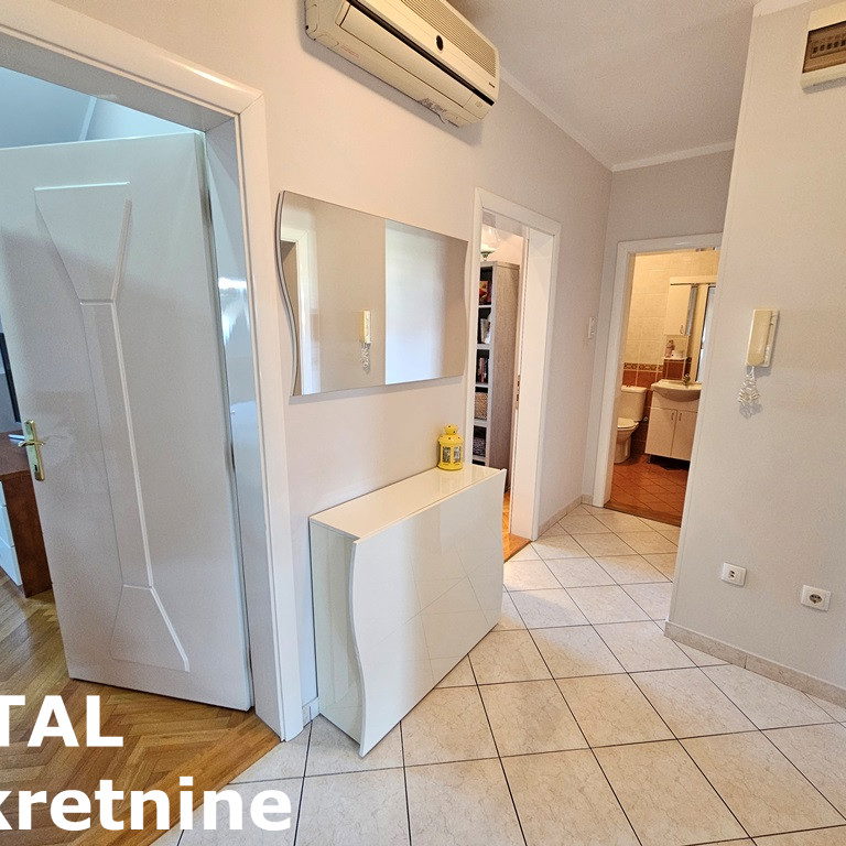 Troiposoban stan na prodaju, Grbavica, Novi Sad, 80m², 200.000 €