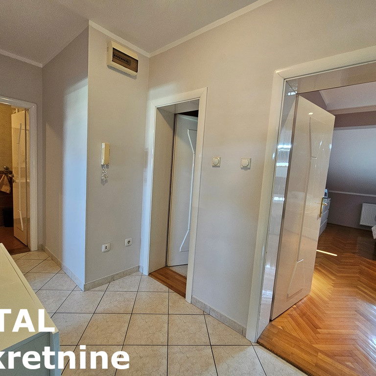 Troiposoban stan na prodaju, Grbavica, Novi Sad, 80m², 200.000 €