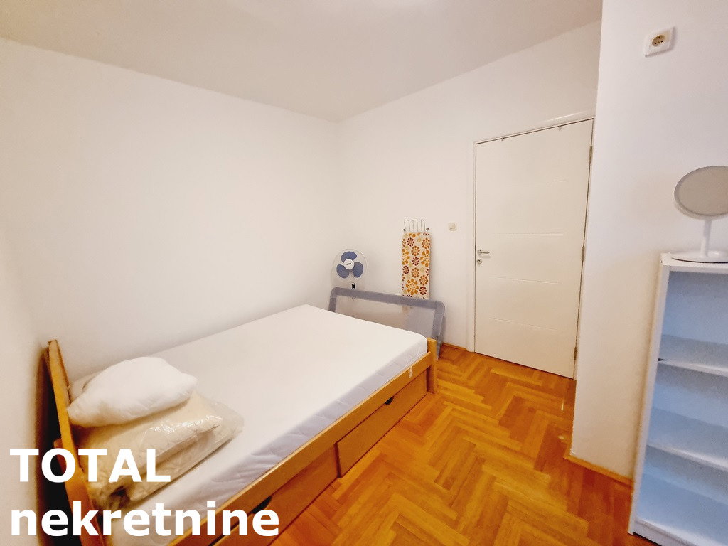 Troiposoban stan na prodaju, Socijalno, Novi Sad, 80m², 236.900 €