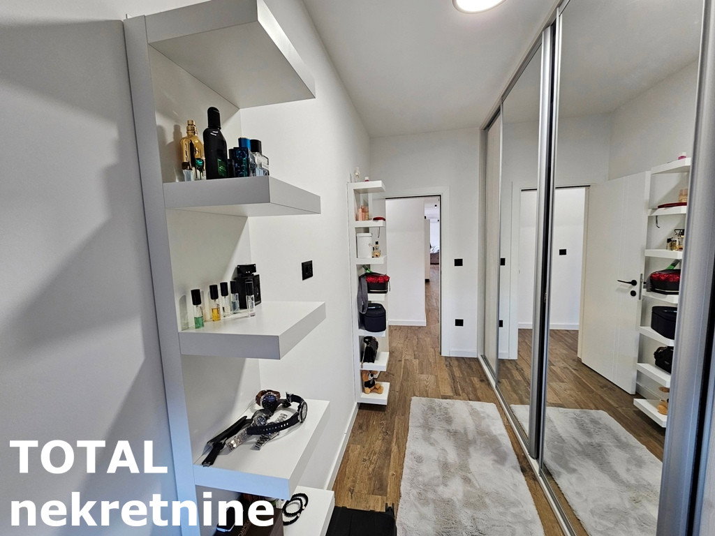 Troiposoban stan na prodaju, Novo Naselje, Novi Sad, 87m², 300.000 €