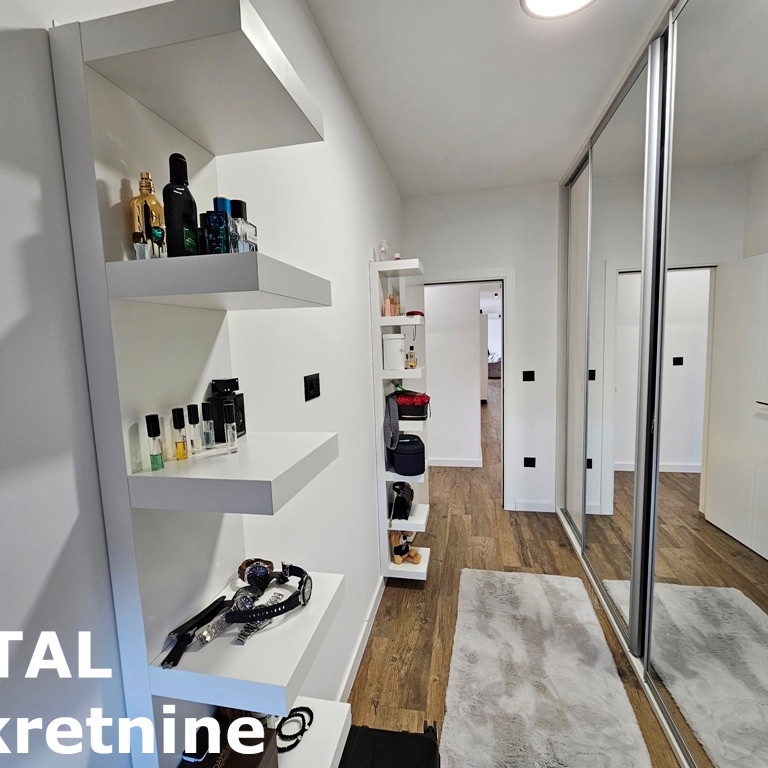 Troiposoban stan na prodaju, Novo Naselje, Novi Sad, 87m², 300.000 €