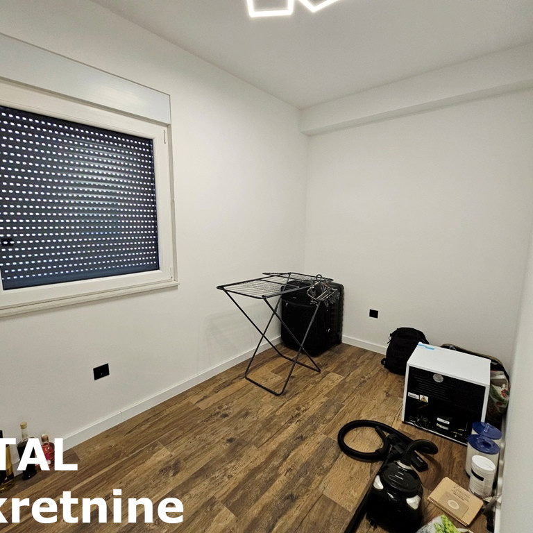 Troiposoban stan na prodaju, Novo Naselje, Novi Sad, 87m², 300.000 €