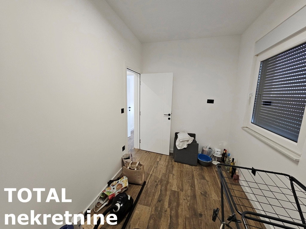 Troiposoban stan na prodaju, Novo Naselje, Novi Sad, 87m², 300.000 €