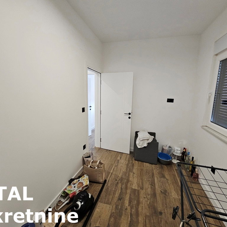 Troiposoban stan na prodaju, Novo Naselje, Novi Sad, 87m², 300.000 €