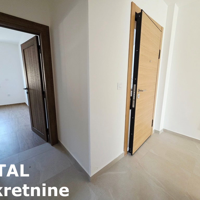 Trosoban stan na prodaju, Tatarsko Brdo, Novi Sad, 93m², 219.940 €