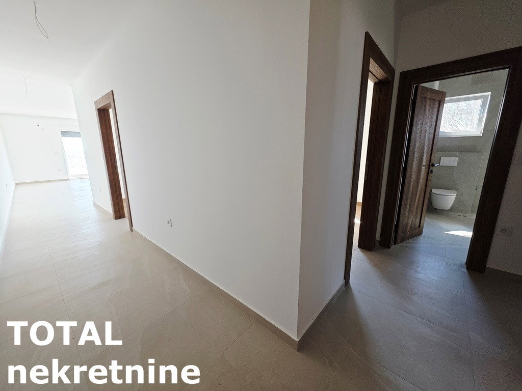 Trosoban stan na prodaju, Tatarsko Brdo, Novi Sad, 93m², 219.940 €