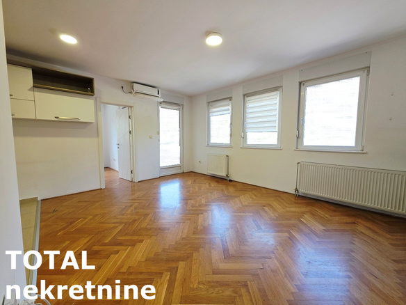 Stan Prodaja Novi Sad  83 m2