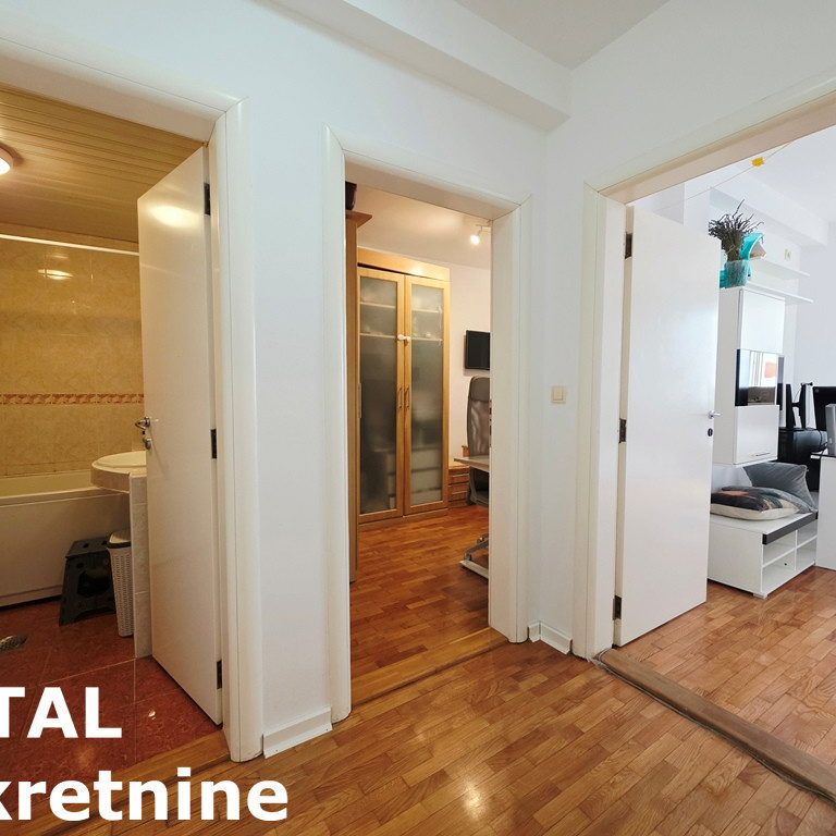 Troiposoban stan na prodaju, Grbavica, Novi Sad, 79m², 260.000 €