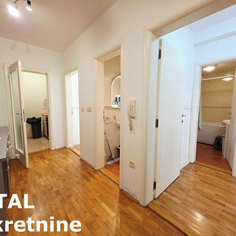 Troiposoban stan na prodaju, Grbavica, Novi Sad, 79m², 260.000 €